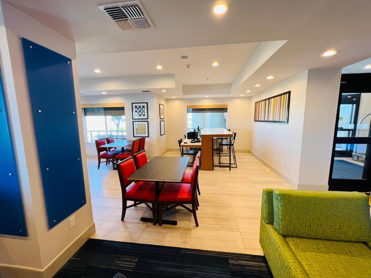 Holiday Inn Express & Suites Salinas By Ihg Ngoại thất bức ảnh