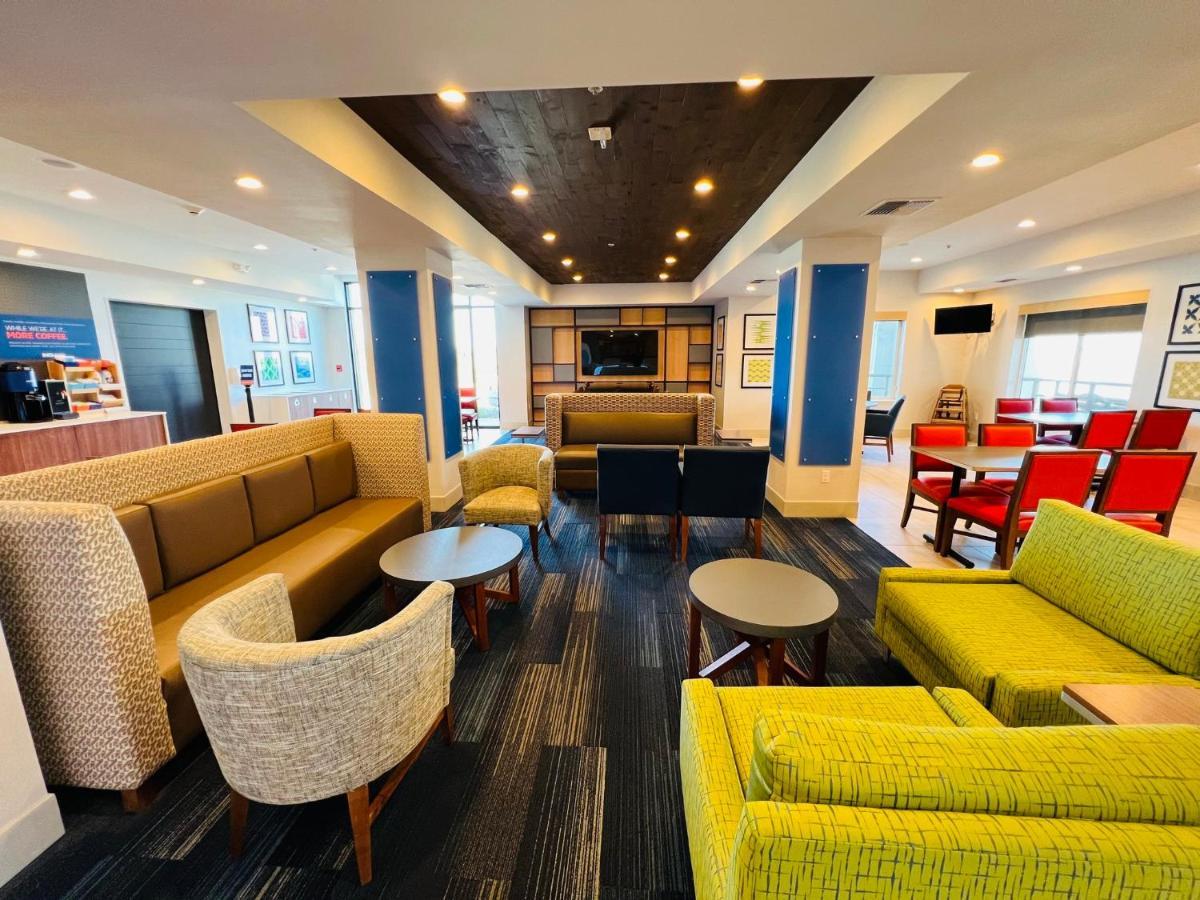 Holiday Inn Express & Suites Salinas By Ihg Ngoại thất bức ảnh