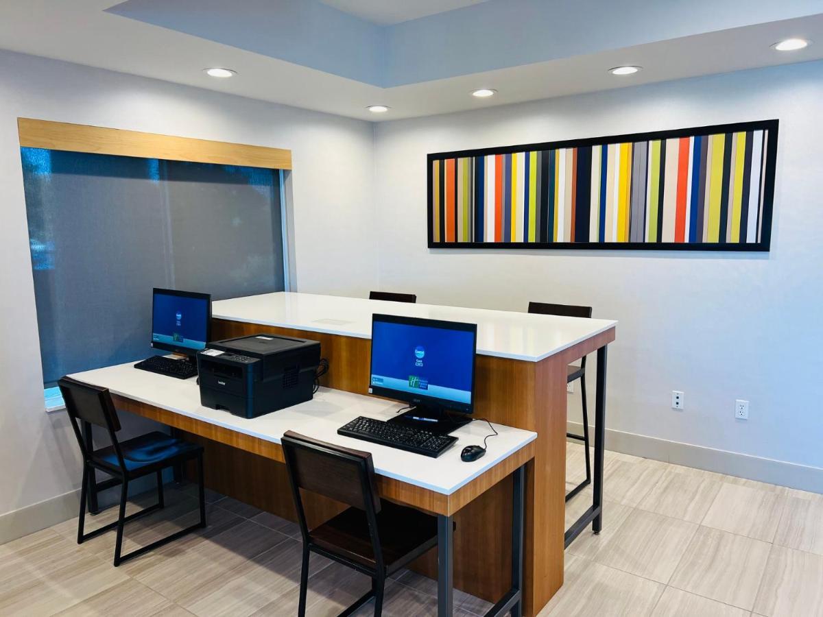 Holiday Inn Express & Suites Salinas By Ihg Ngoại thất bức ảnh